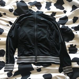 Nike track jacket 🤎